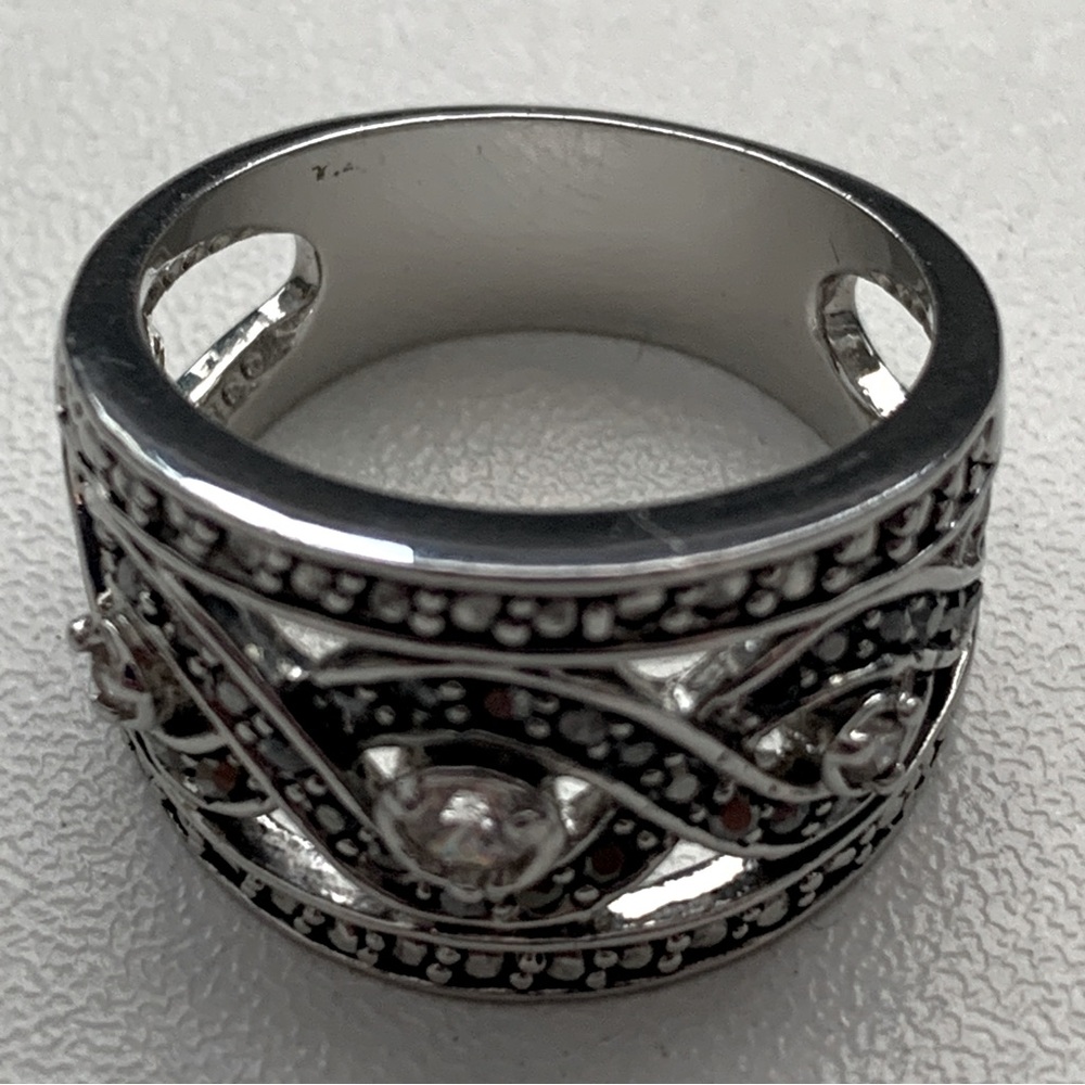 Women’s Rhodium Plated Marcasite & Cubic Zirconia Fashion Ring Size 8.5 - Picture 9 of 11